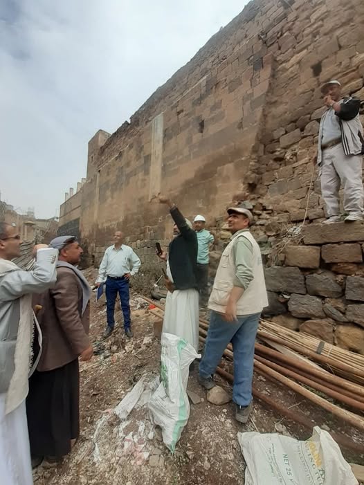 تدشين أعمال الترميم الإنقاذي لقصر غمدان